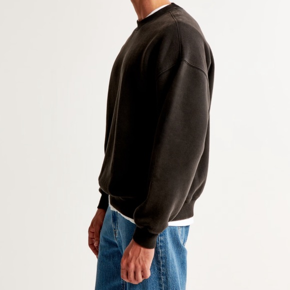 Essential Crew - Picture 2 of 8